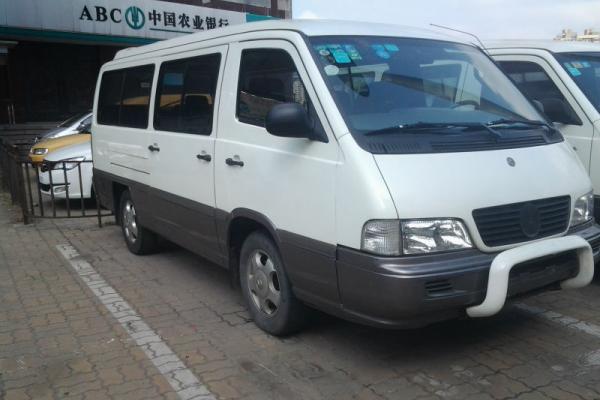 上海2009年5月上海汇众伊思坦纳15座商务版白色手动挡