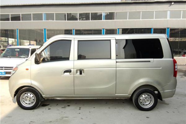 西安2011年1月海马福仕达10l手动舒适型银灰手动挡