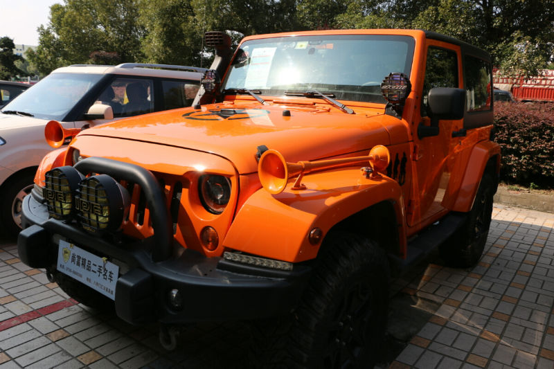 【岳阳】2013年5月 jeep 牧马人 3.6 两门 sahara 橙色 自动档
