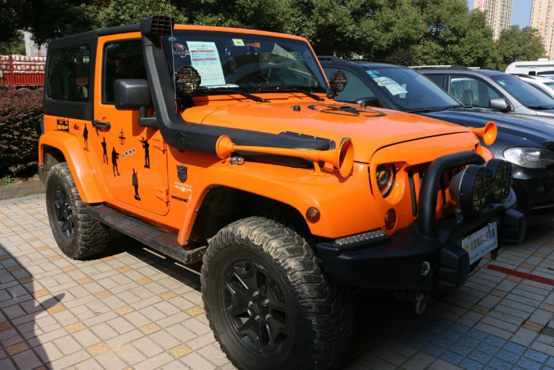 【岳阳】2013年5月 jeep 牧马人 3.6 两门 sahara 橙色 自动档