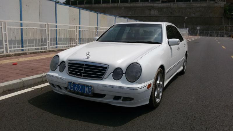 【深圳】2000年12月 奔驰 e级 amg e43 4.3l自动豪华版 白色 自动档