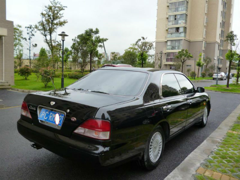 【上海】2000年6月 日产 公爵王 300 3.0 v6 vip 黑色 自动档