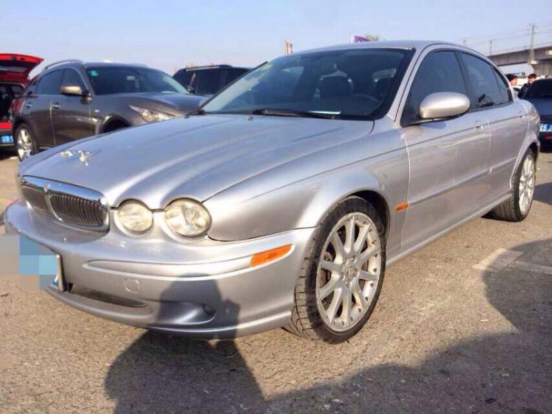 【大连】2003年10月 捷豹 xj 2003款 3.0 银灰 自动档