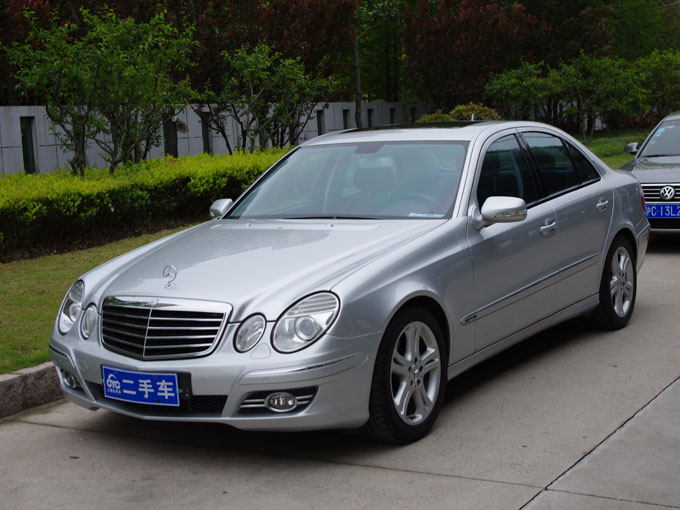 上海2007年11月奔驰奔驰e级1259款e230时尚型银灰自动档