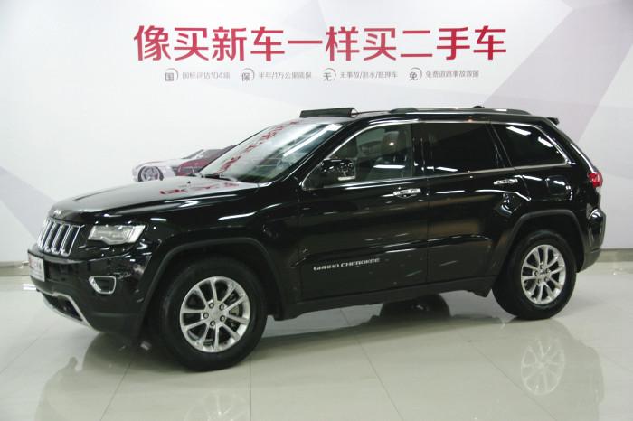 郑州2013年8月jeep大切诺基3636l手自一体精英导航版黑色自动档