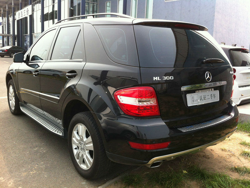 【青岛】2012年4月 奔驰 ml级越野车 ml300 4matic 黑色 自动档