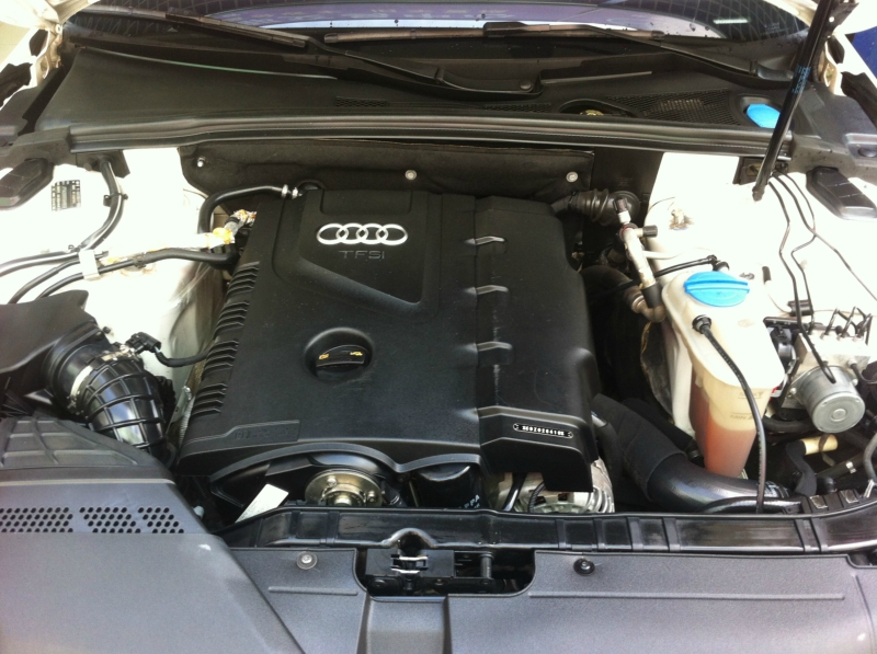 【广州】2009年12月 奥迪 奥迪a4l 2.0tfsi 豪华型 白色 自动档