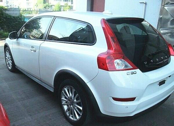 【宁波】2010年7月 沃尔沃 c30 2.0aktiv 白色 自动档