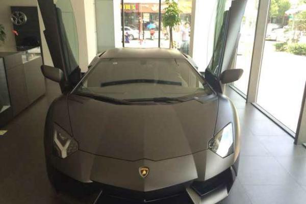 【青岛】未上牌 兰博基尼 埃文塔多 lp700-4 黑色 自动档