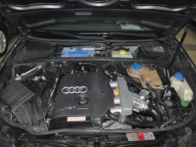 【上海】2005年9月 奥迪 奥迪a4 1.8t 舒适型(手自一体) 灰色 自动档