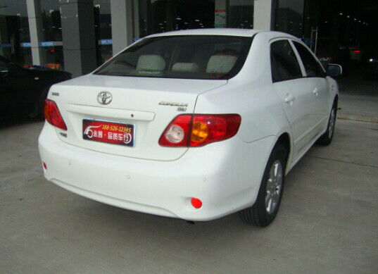 【泰州】2009年3月 丰田 卡罗拉 09款1.6手动 白色 手动挡