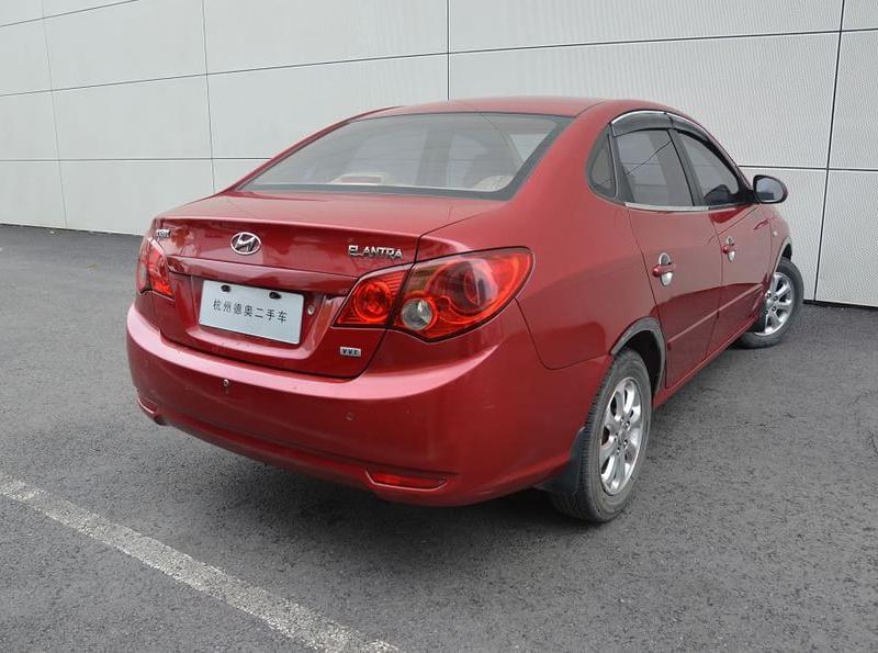 【杭州】2011年2月 现代 悦动 1.6l 自动舒适型 红色 自动档