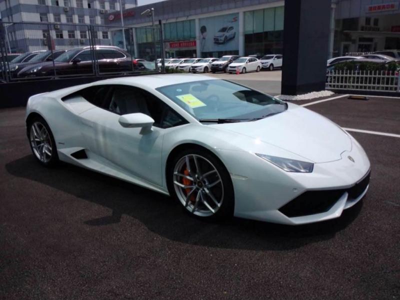 【上海】2015年3月 兰博基尼 huracan lp6104 5.2 白色 手自一体