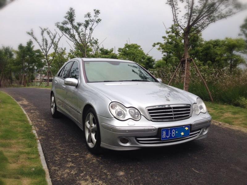 【上海】2007年3月 奔驰 c级 c230 tourer 2.5 v6 银灰 手自一体