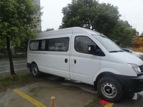 南通2011年9月上汽大通v802012款25t长轴中顶运杰版白色