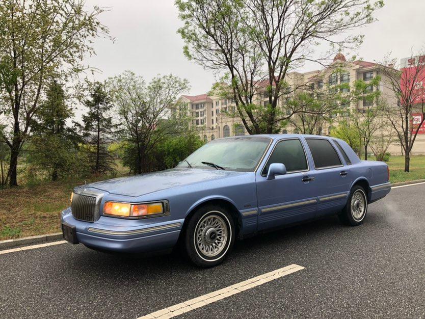 大连1997年9月林肯城市2004款46加长礼宾车蓝色自动档