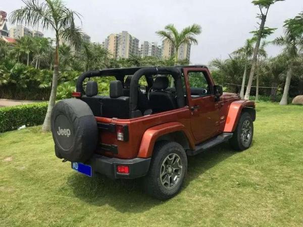 【厦门】2014年10月 jeep 牧马人 撒哈拉两门版 橙色 自动档
