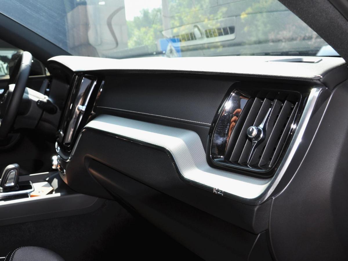 沃尔沃 xc60新能源  2021款 t8 e驱混动 智远运动版图片