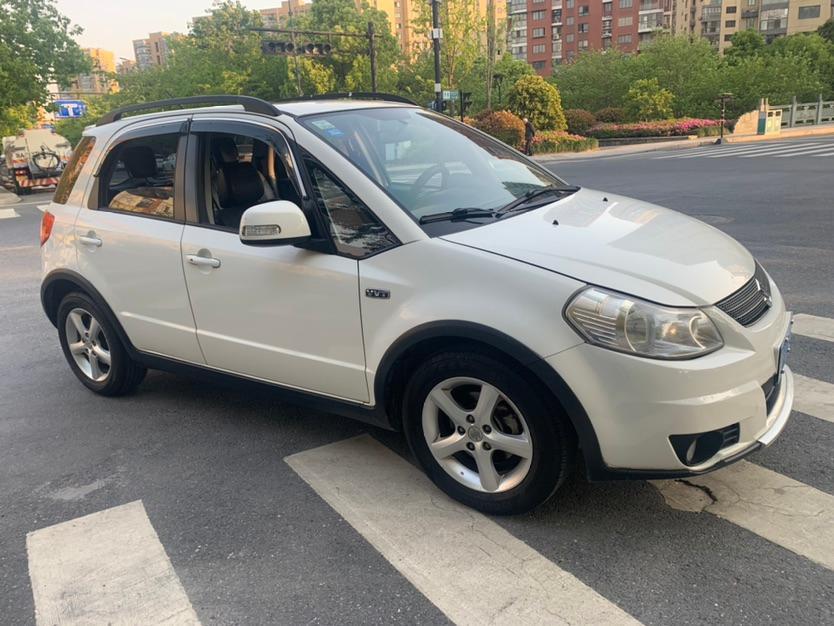 2011年4月铃木 天语 sx4 2009款 两厢 1.6l 自动运动型