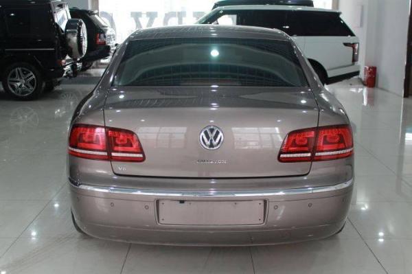 【上海】2013年2月 大众 辉腾 2012款 辉腾 3.0tdi 行政型 自动档