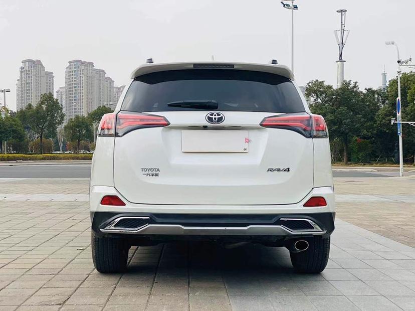 2019年7月丰田 rav4荣放  2019款 2.0l cvt两驱风尚x限量版 国v