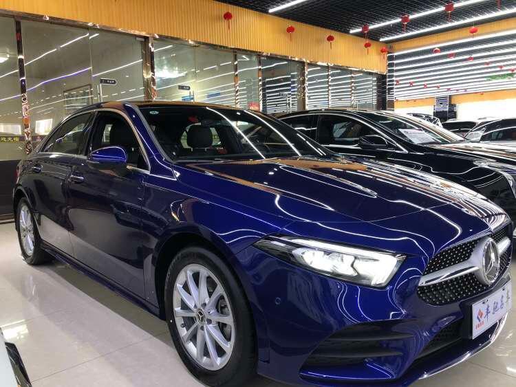 奔驰 奔驰a级 2020款 改款 a 200 l 运动轿车时尚型 蓝色 自动档