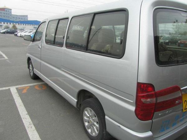 鞍山2010年5月金杯阁瑞斯第三代2010年11座24排量银灰手动挡