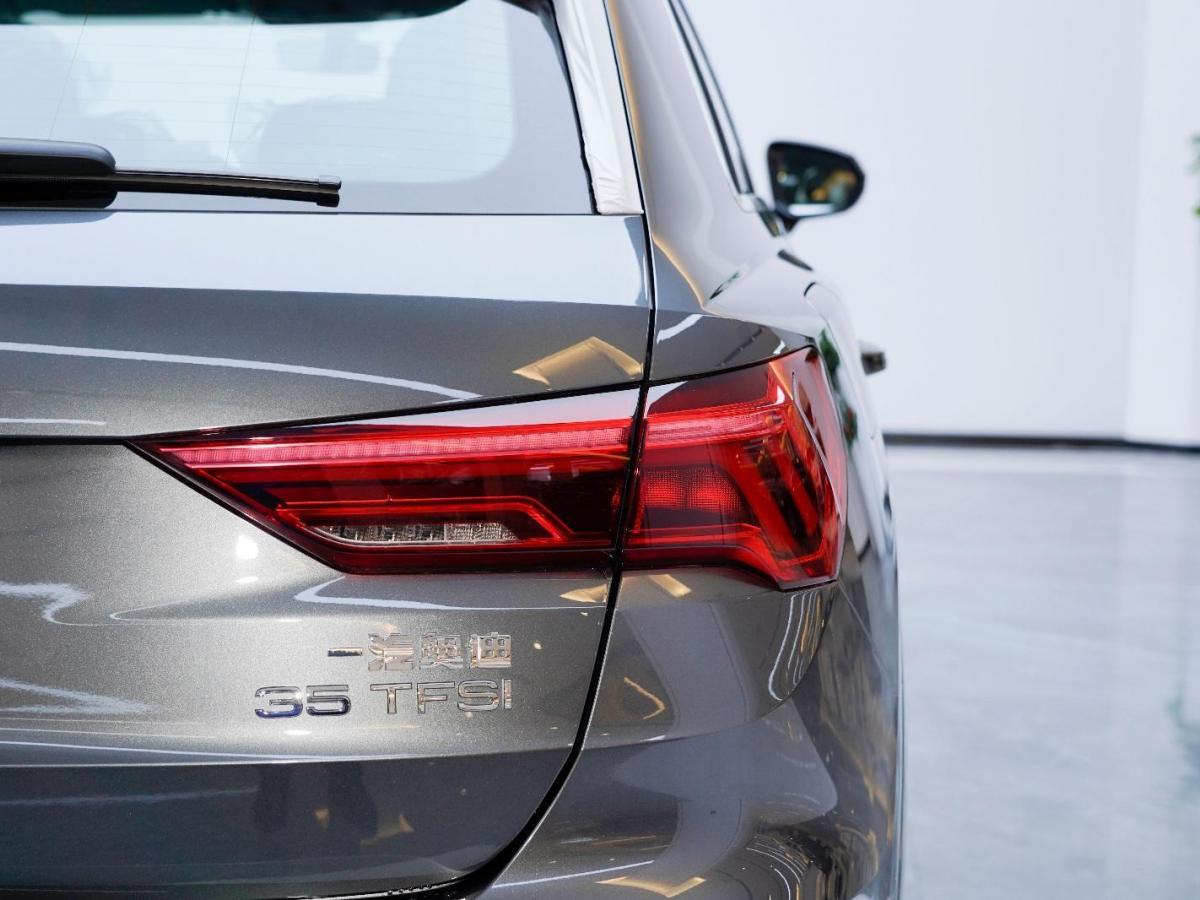 奥迪 奥迪q3 2022款 35 tfsi 时尚动感型图片