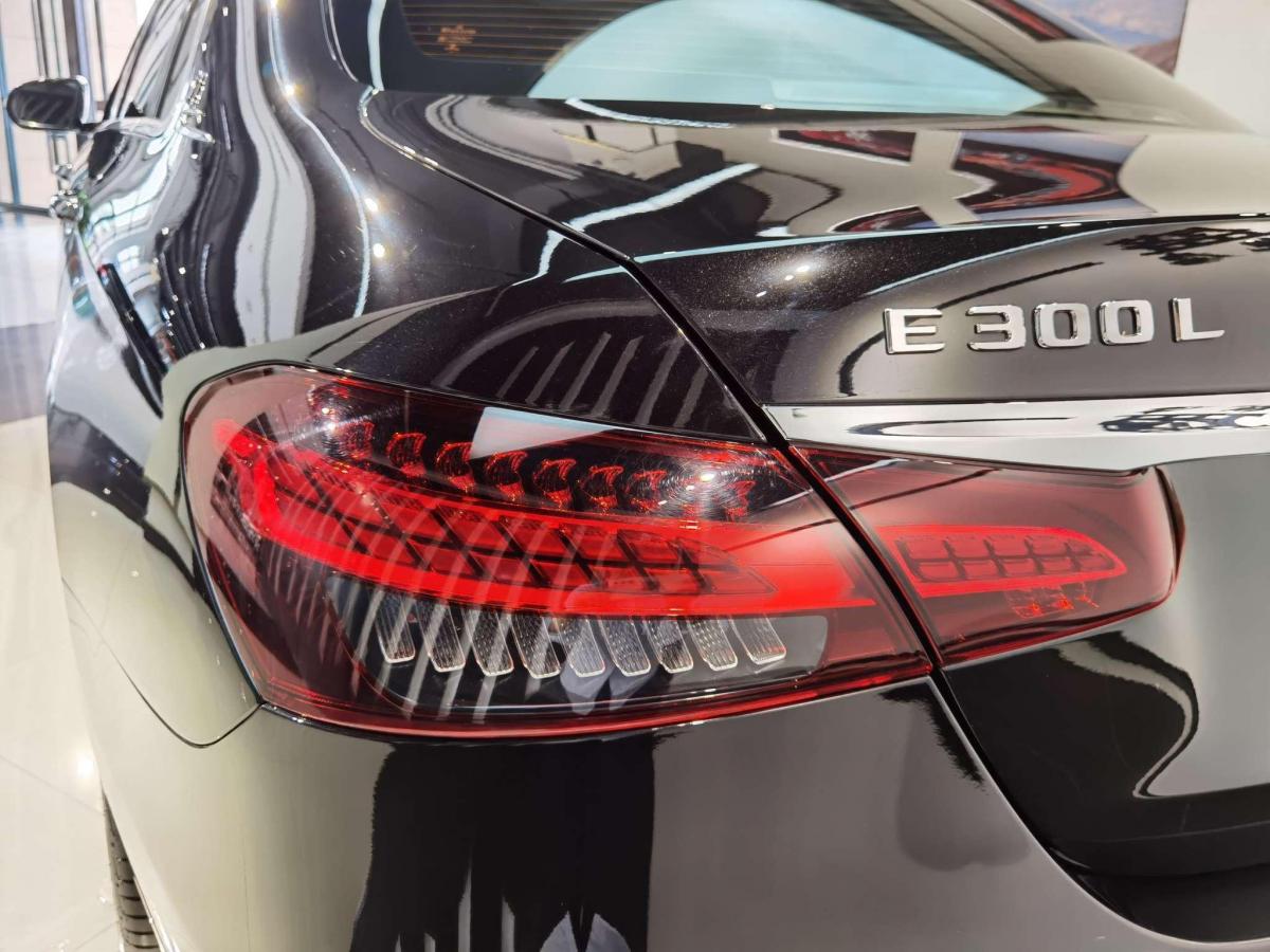2021款奔驰E级300,2021奔驰e300新款图片 奔驰 奔驰e级 2021款 e 300 l 时尚型图片