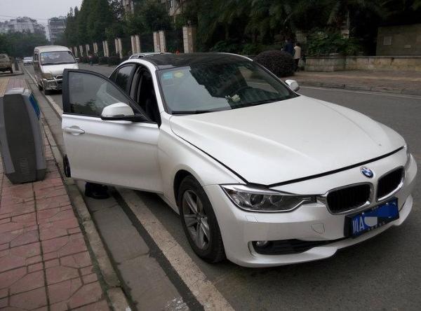 2013款宝马3系图片,宝马3系2020款图片 【成都】2012年11月 宝马 宝马3系 2013款 宝马3系(进口) 320i时尚型