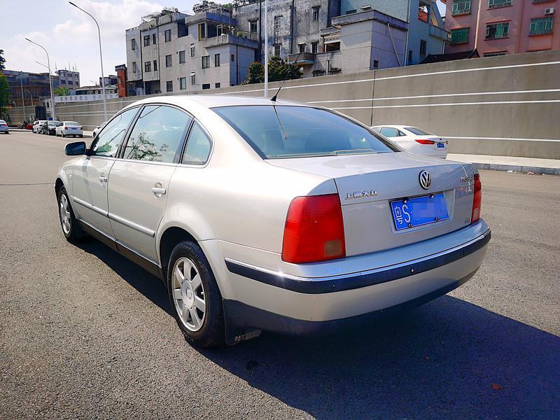 【东莞】2004年5月 大众 帕萨特 2004款 2.0l 自动基本型 自动档
