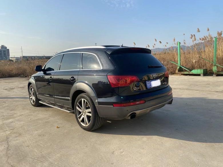 奥迪 奥迪q7  2015款 35 tdi 卓越版图片