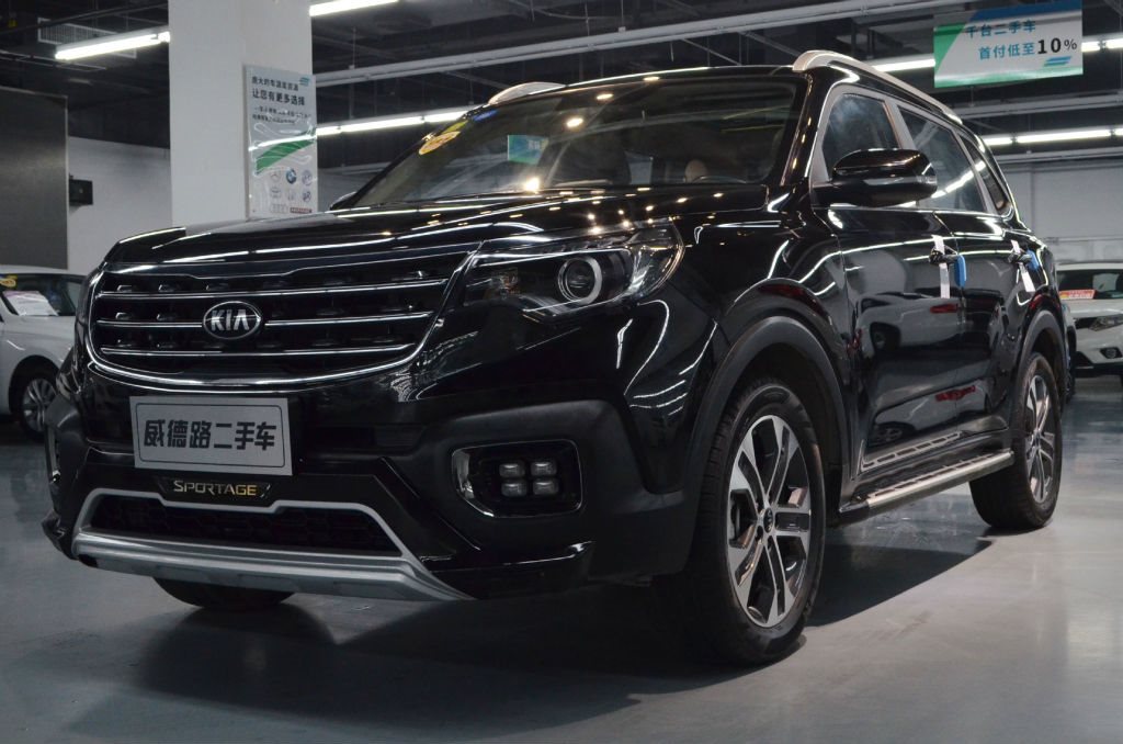 济南2018年07月起亚智跑2018款20l自动智享豪华版黑色手动挡