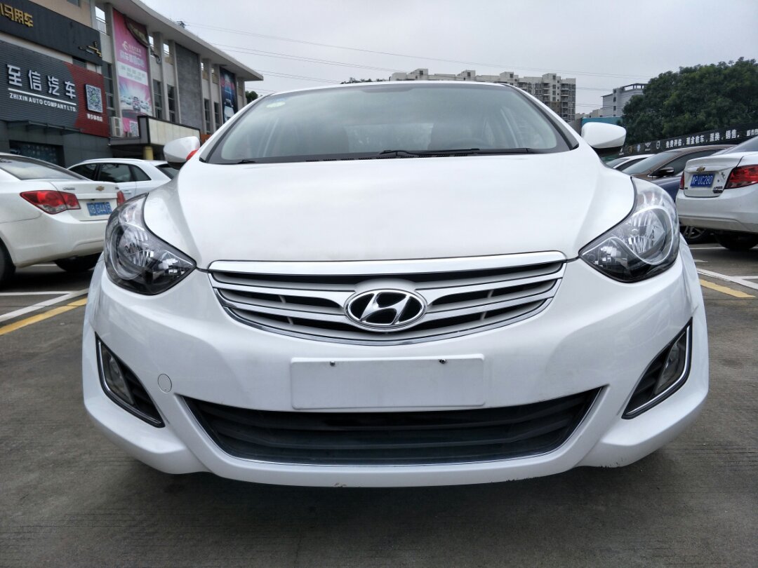 东莞2013年9月现代朗动2013款16l自动领先型白色自动档