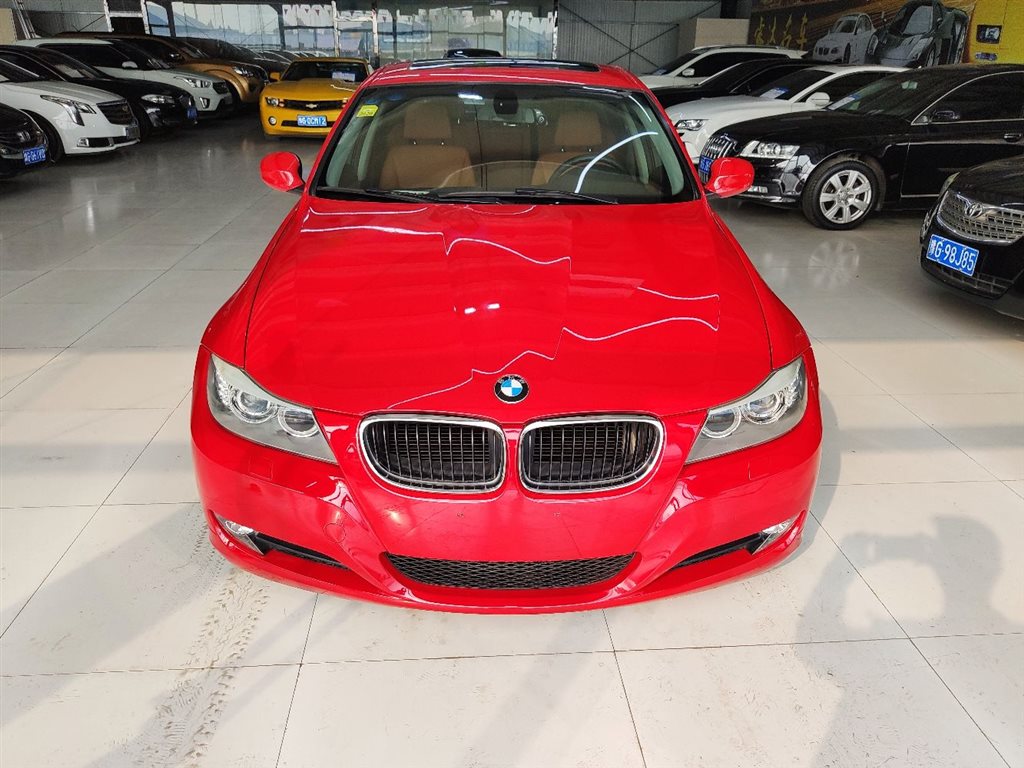 郑州2012年04月宝马宝马3系2012款325imt典雅型红色手动挡