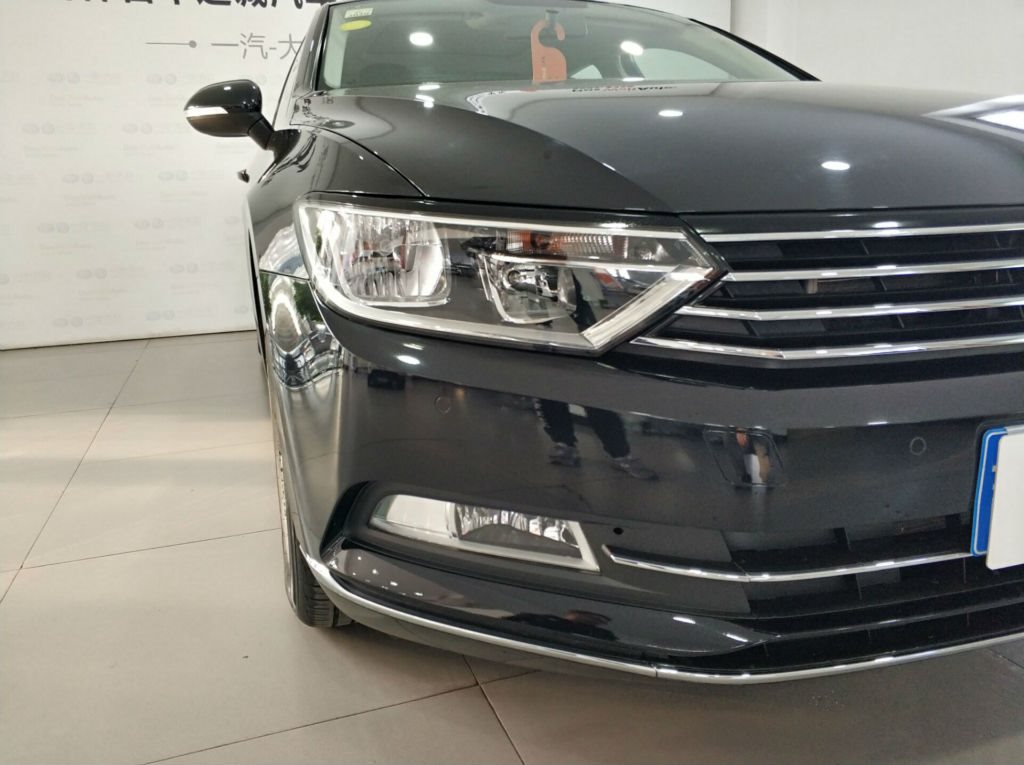 长春2018年03月大众迈腾2018款330tsidsg舒适型黑色手动挡