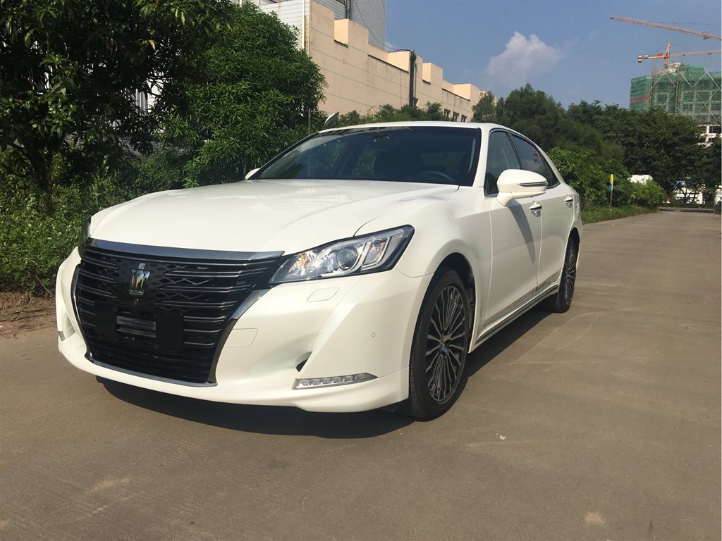 北海2018年09月丰田皇冠2018款20t运动版白色手动挡