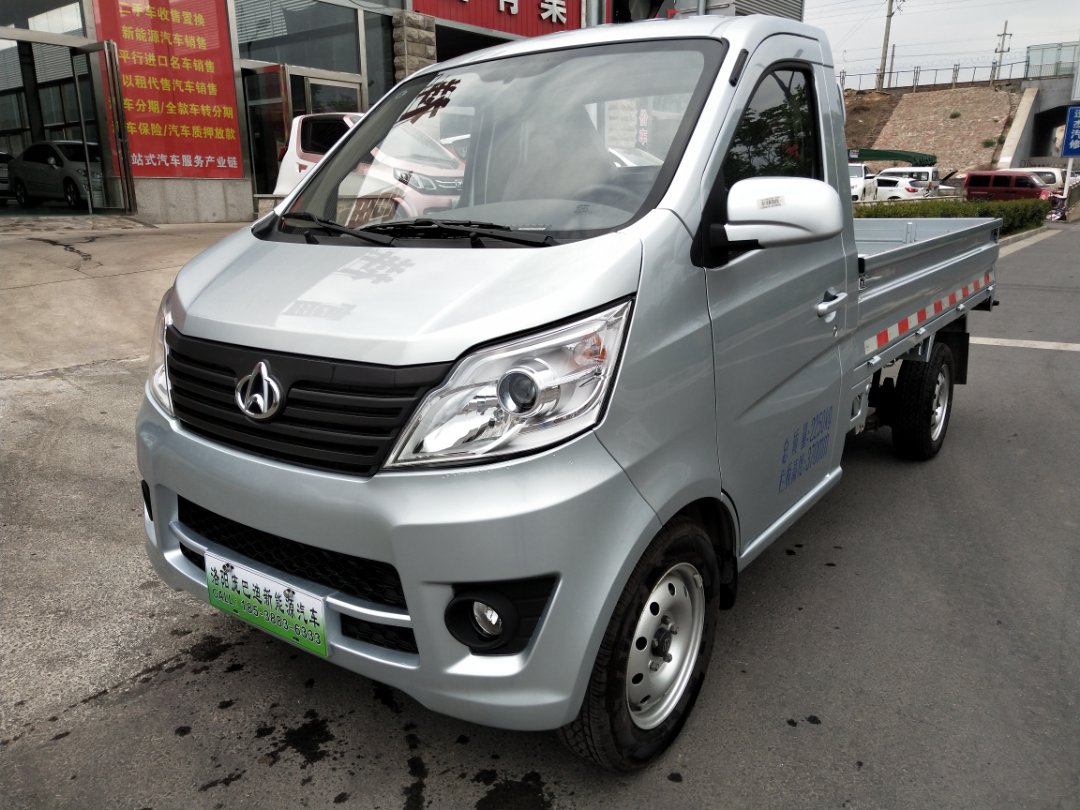 洛阳未上牌长安欧尚长安星卡1027ev自动档