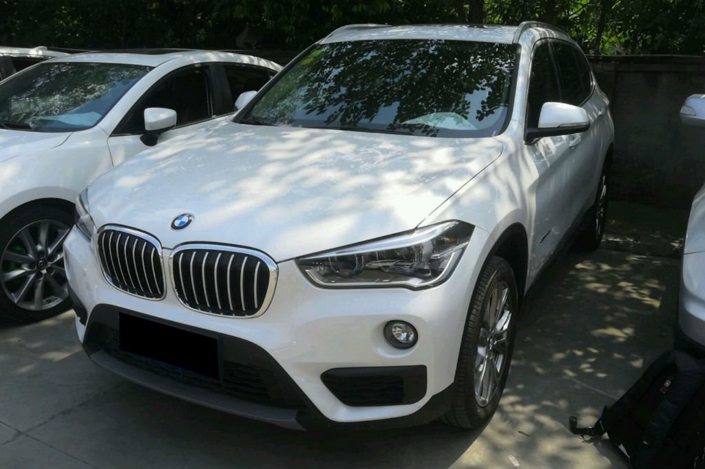 成都2018年02月宝马宝马x12018款sdrive20li领先型白色手动挡