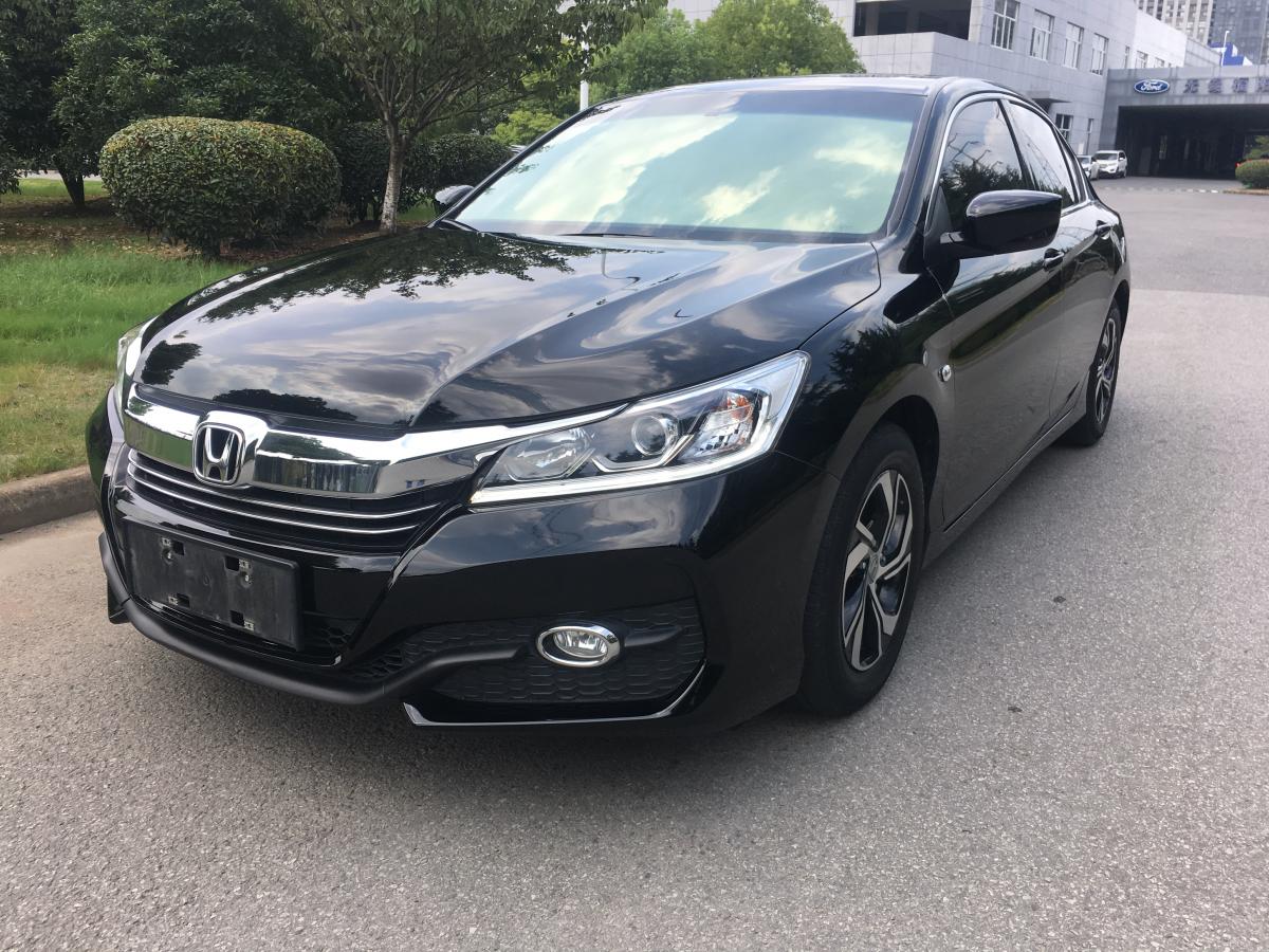 无锡2017年4月本田雅阁2016款20l舒适版黑色自动档