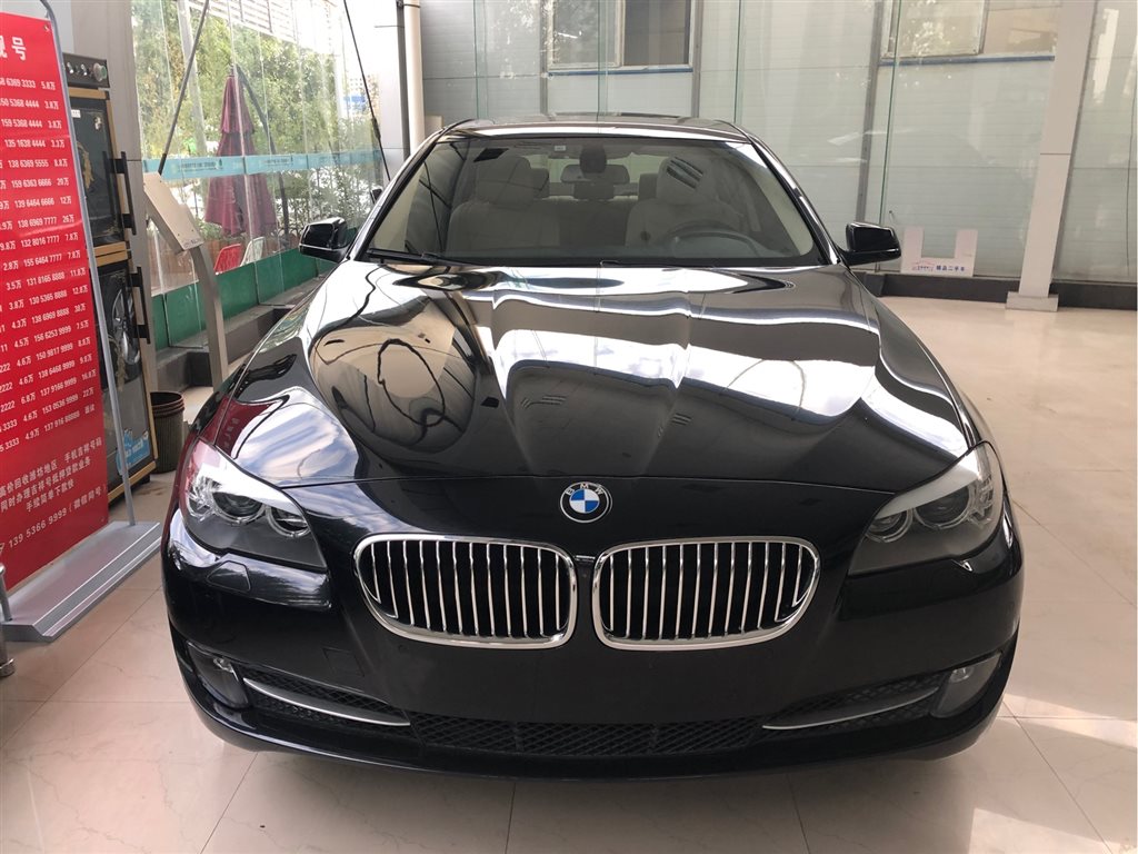 潍坊2011年11月宝马宝马5系2012款520li典雅型黑色手动挡