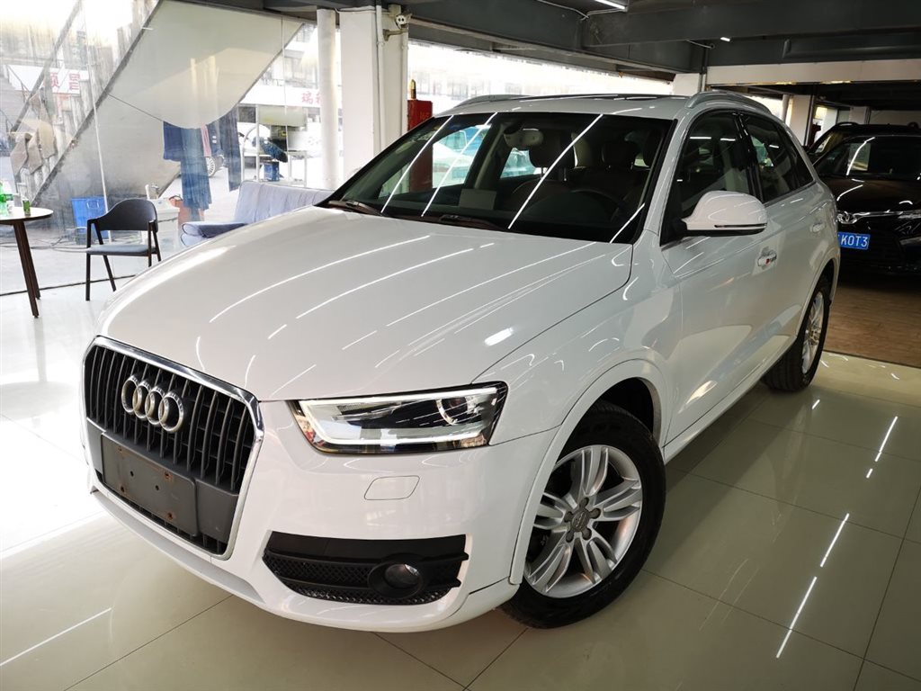 无锡2014年06月奥迪奥迪q32015款40tfsiquattro越野型白色手动挡