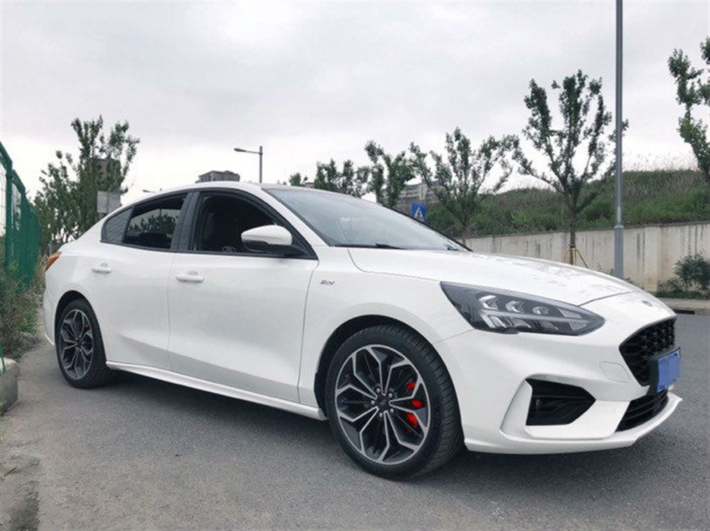 辽源2019年02月福特福克斯2019款三厢ecoboost180自动stline白色手动