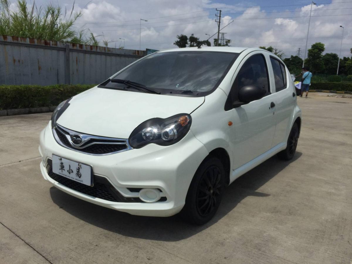 大连2015年10月比亚迪f02015款10lamt铉酷型白色自动档