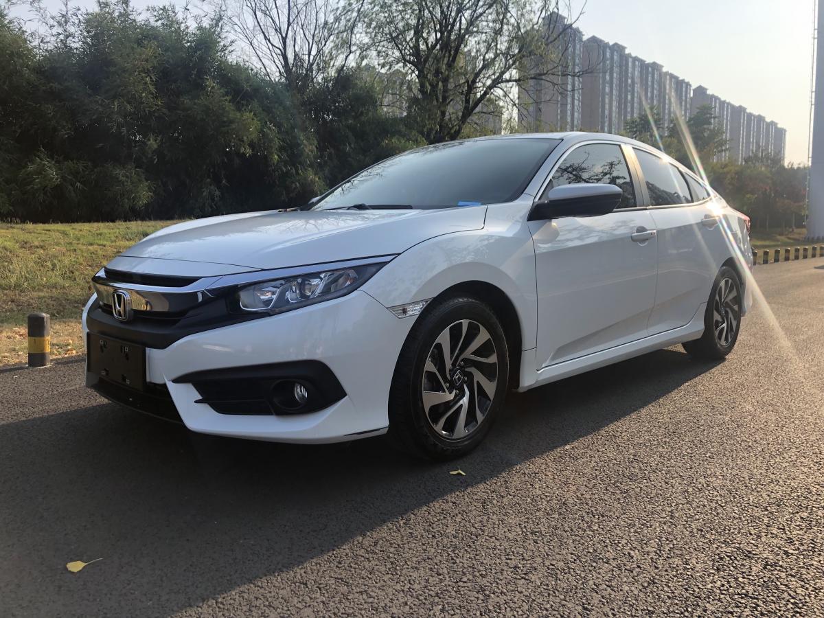 长沙2019年2月本田思域220turbo自动豪华版白色自动档