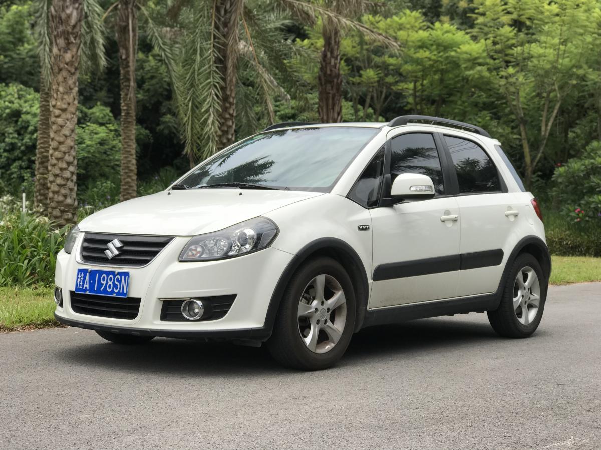南宁2013年8月铃木天语sx42013款酷锐16l自动运动型白色自动档
