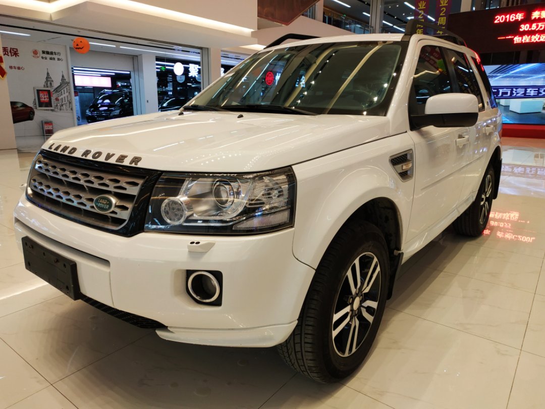 青岛2014年5月路虎神行者20tsi4hse汽油版白色自动档