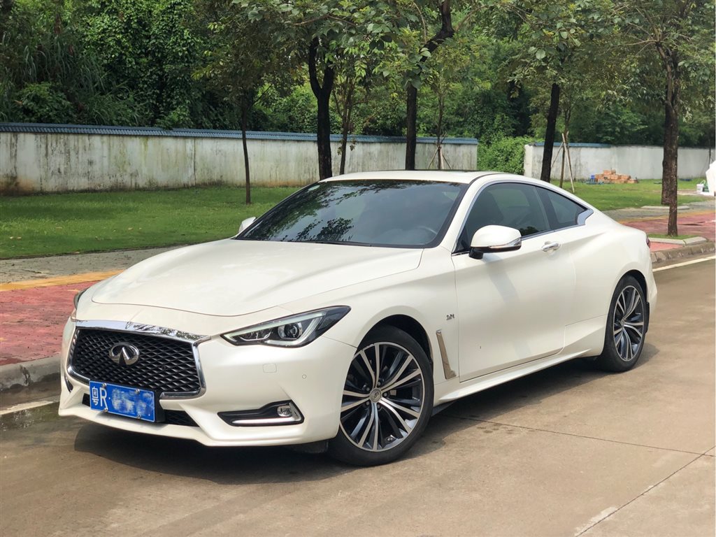 肇庆2017年08月英菲尼迪q602017款20t豪华版白色手动挡