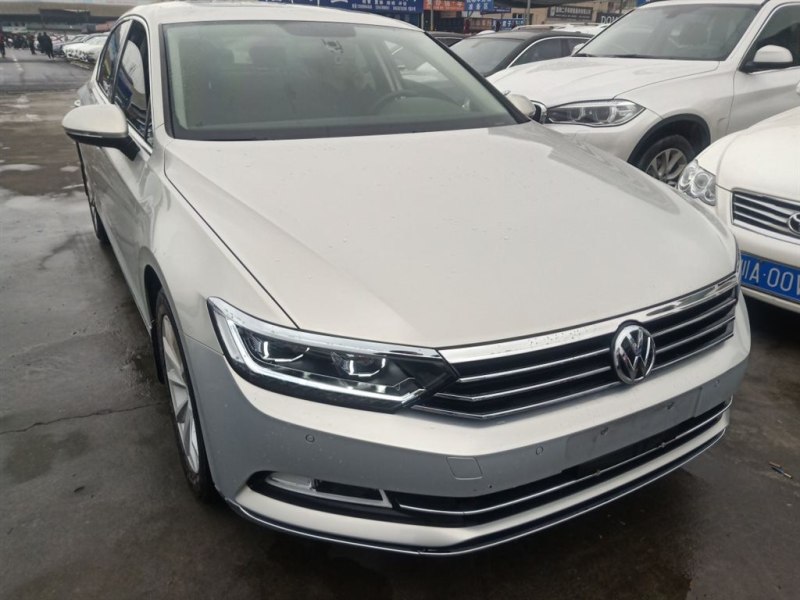 成都2017年6月大众迈腾2017款330tsidsg领先型灰色自动档