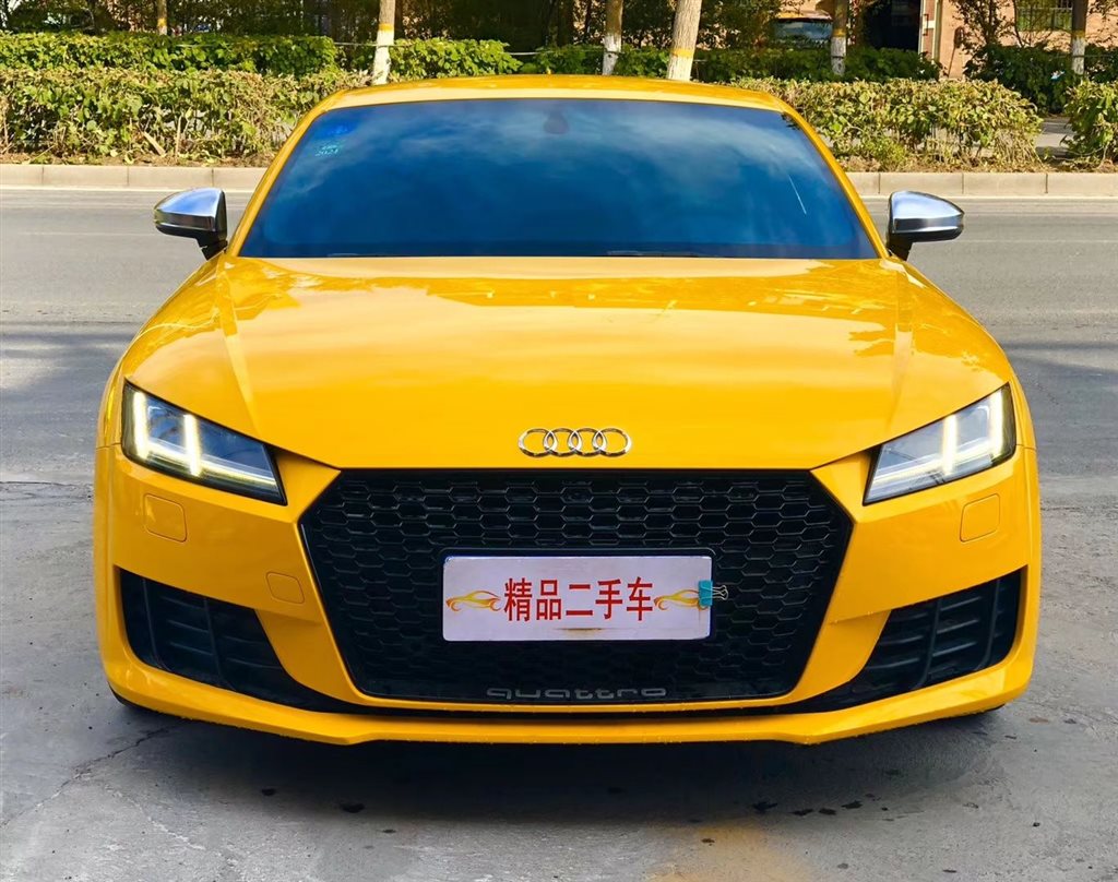 乌鲁木齐2017年07月奥迪奥迪tt2017款ttcoupe45tfsi黄色手动挡